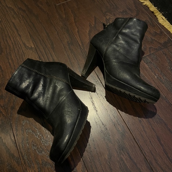 Paul Green Heeled Boots - Picture 2 of 7